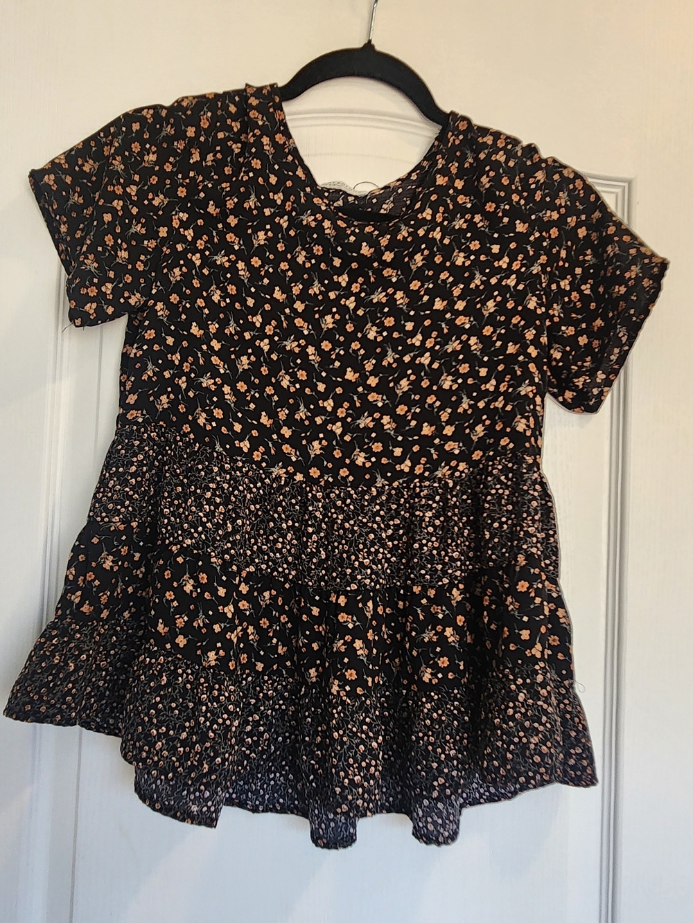 Paper Crane Black Floral Peplum Blouse with Peach Print XS Euc